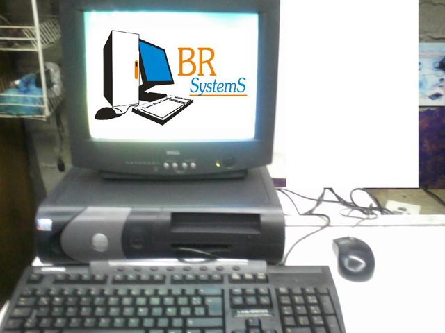 Dell, 40GB D.D. 512 MB RAM Pentium IV Lector CD $1,800.00